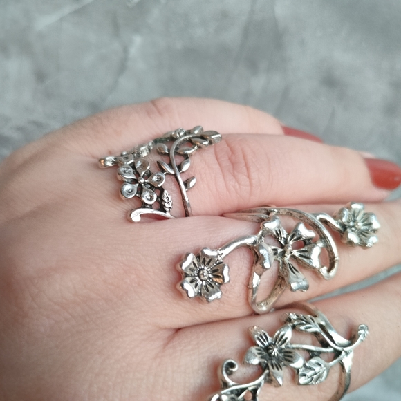 Set of 3 Floral Rings - Picture 10 of 13